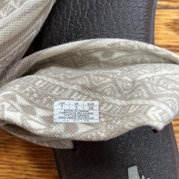 Sanuk yoga mat sling sandals, size 7.  Upper is fabric in neutral tan/cream. - Picture 5 of 9